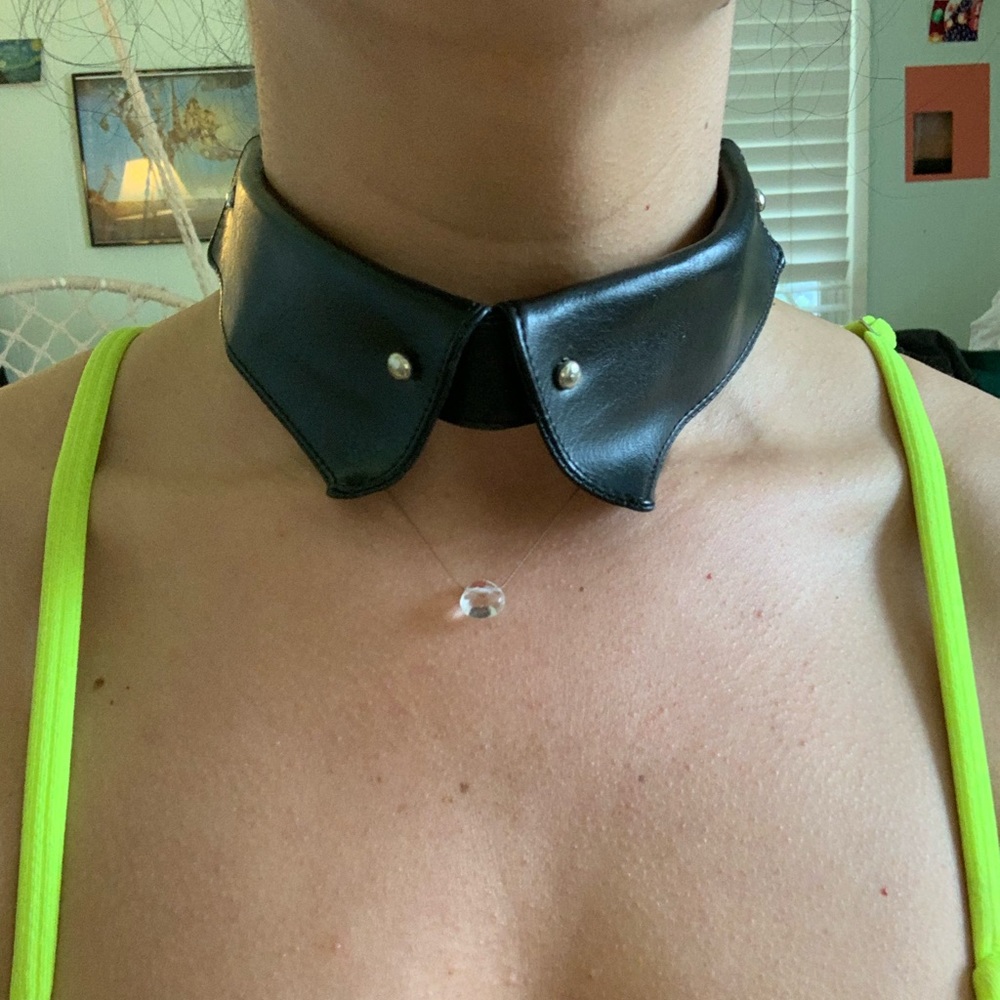 Leather choker